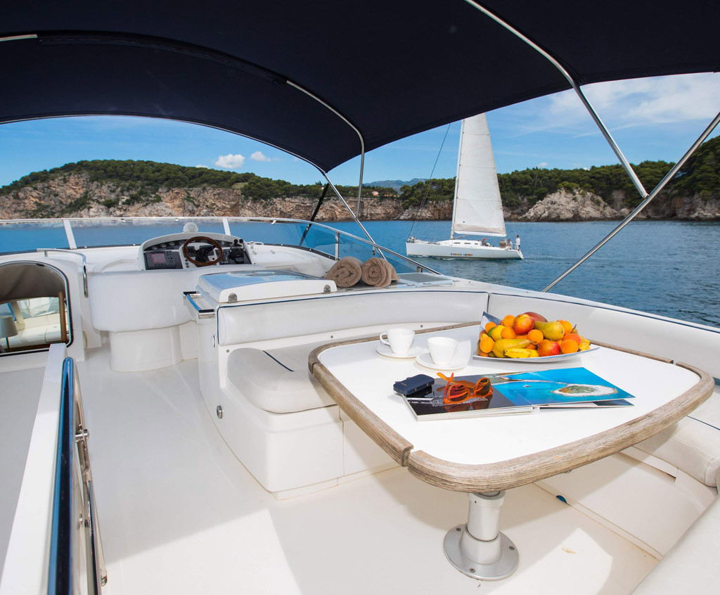Yate Privado Magic Island
