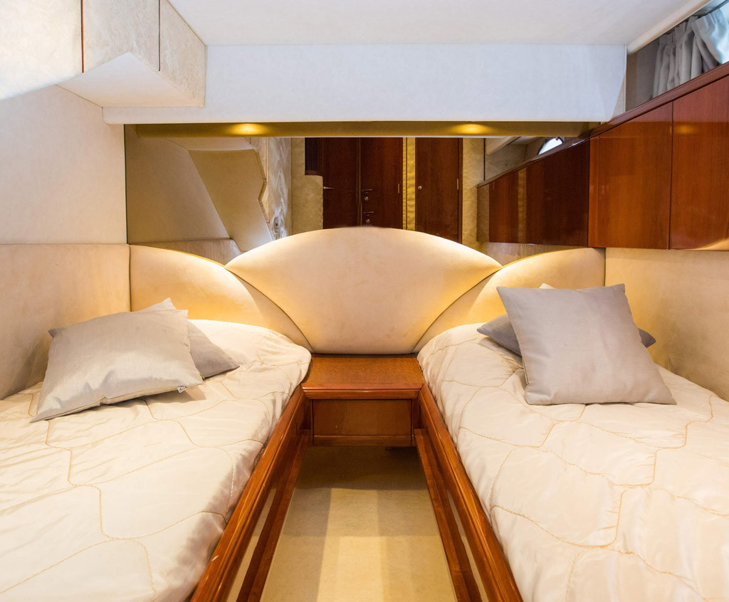 Yate Privado Magic Island